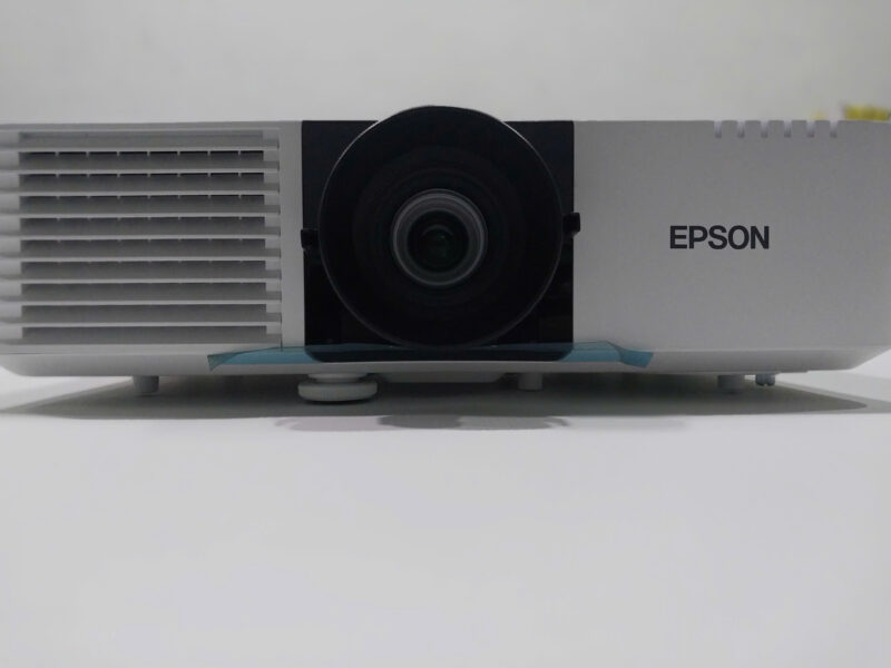 Máy chiếu cũ Epson EB-L520U