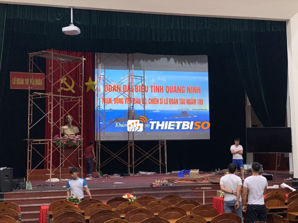 TBS Lắp Đặt Máy Chiếu vả Màn chiếu 300 inch cho Lữ 189